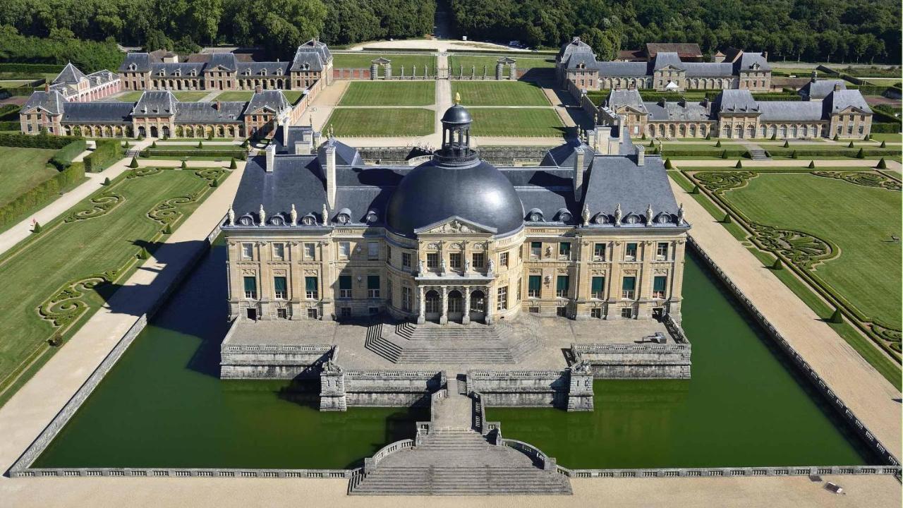 Mettez Vous Au Vert Pres Du Chateau De Vaux Le Vicomte En Sous Sol Semi Enterre Villa Maincy Exterior photo